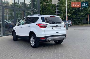 Внедорожник / Кроссовер Ford Kuga 2019 в 