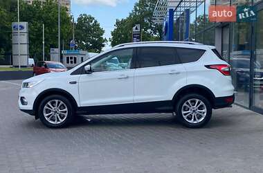 Внедорожник / Кроссовер Ford Kuga 2019 в 