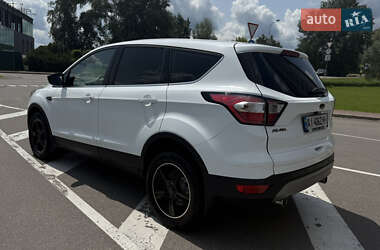 Внедорожник / Кроссовер Ford Kuga 2017 в 
