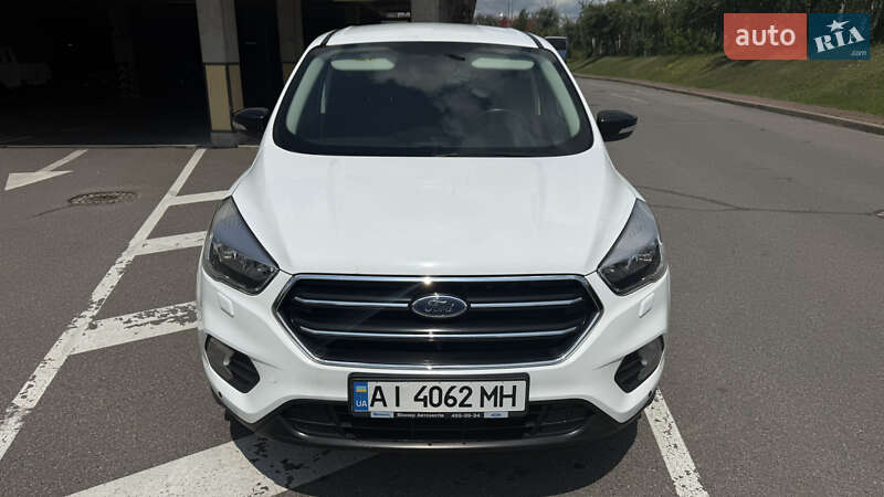 Позашляховик / Кросовер Ford Kuga 2017 в Боярці