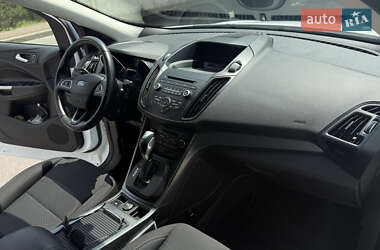 Внедорожник / Кроссовер Ford Kuga 2017 в 