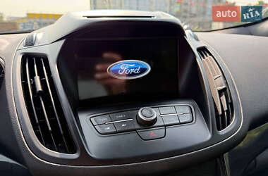 Внедорожник / Кроссовер Ford Kuga 2018 в 