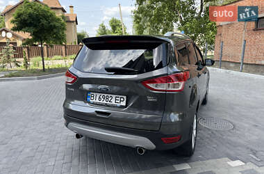 Внедорожник / Кроссовер Ford Kuga 2016 в 