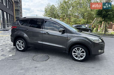 Внедорожник / Кроссовер Ford Kuga 2016 в 