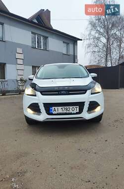 Позашляховик / Кросовер Ford Kuga 2016 в Києві