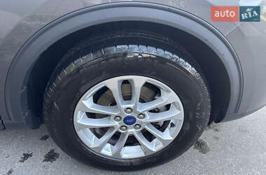 Внедорожник / Кроссовер Ford Kuga 2021 в Киеве