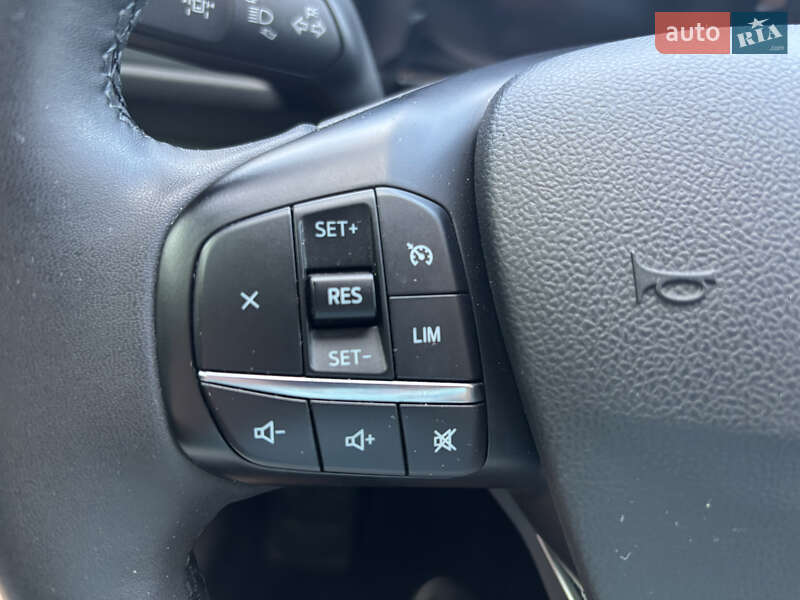 Позашляховик / Кросовер Ford Kuga 2021 в Києві