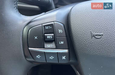 Внедорожник / Кроссовер Ford Kuga 2021 в 