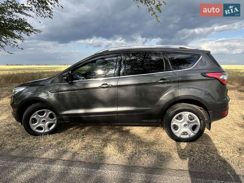 Внедорожник / Кроссовер Ford Kuga 2019 в Пятихатках