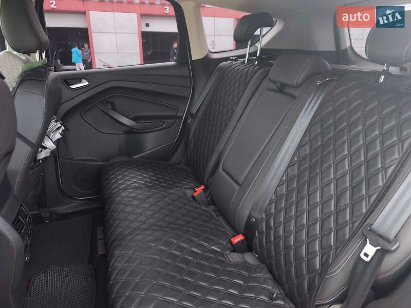 Внедорожник / Кроссовер Ford Kuga 2019 в Южноукраинске