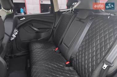 Внедорожник / Кроссовер Ford Kuga 2019 в 