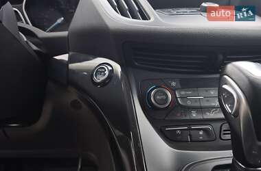 Внедорожник / Кроссовер Ford Kuga 2019 в 
