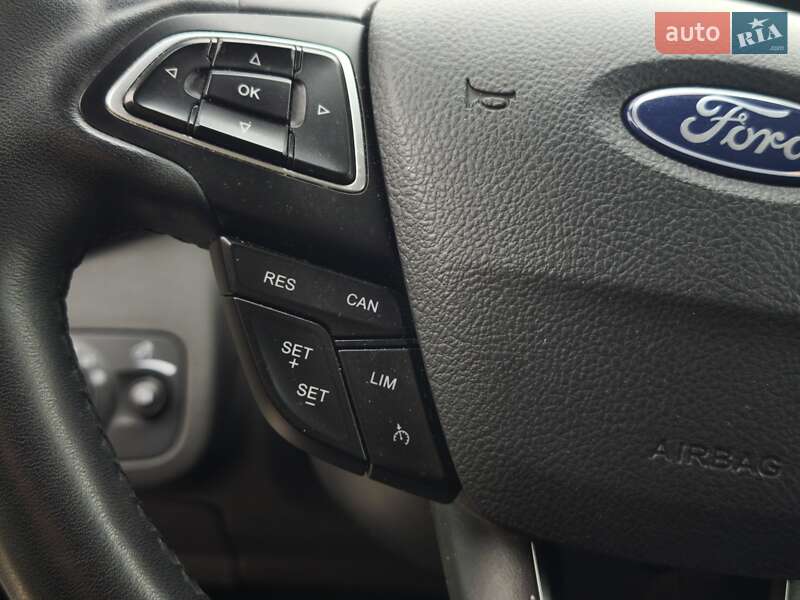 Внедорожник / Кроссовер Ford Kuga 2019 в Южноукраинске