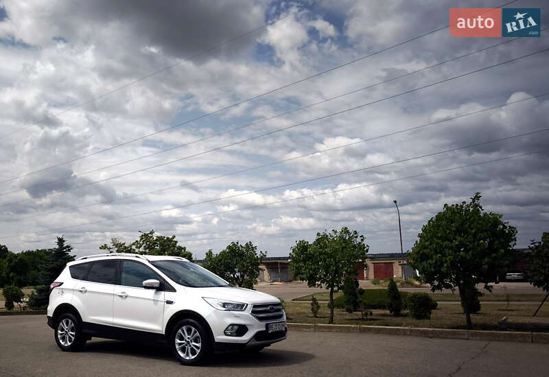 Внедорожник / Кроссовер Ford Kuga 2019 в Южноукраинске