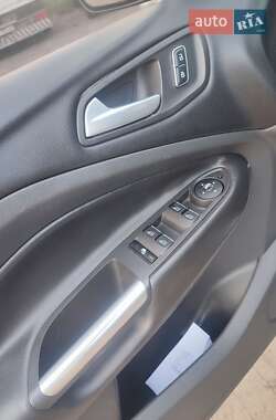 Внедорожник / Кроссовер Ford Kuga 2013 в 