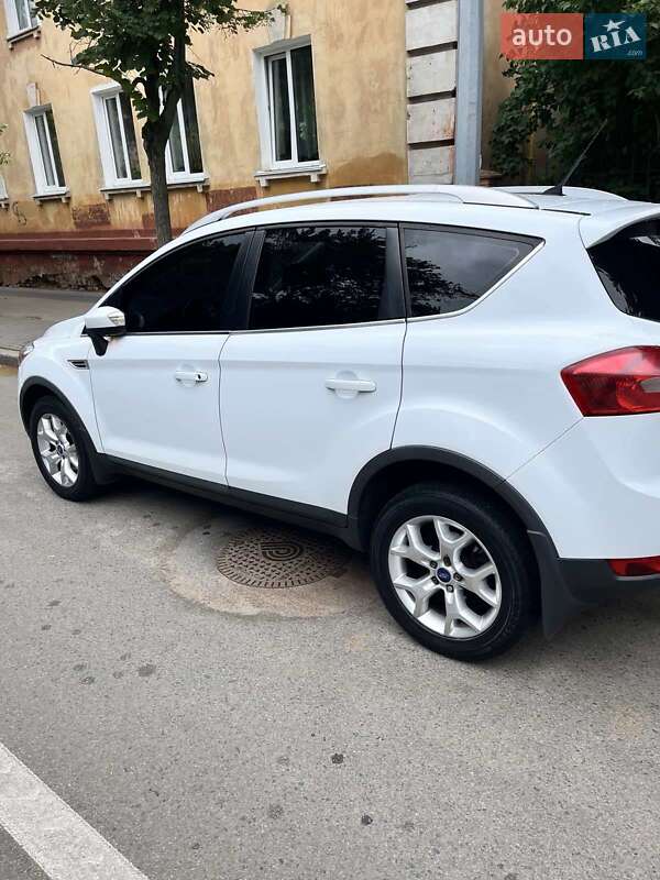 Внедорожник / Кроссовер Ford Kuga 2011 в Чернигове