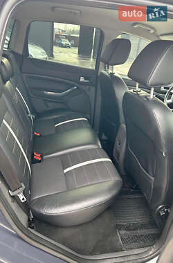 Внедорожник / Кроссовер Ford Kuga 2011 в 