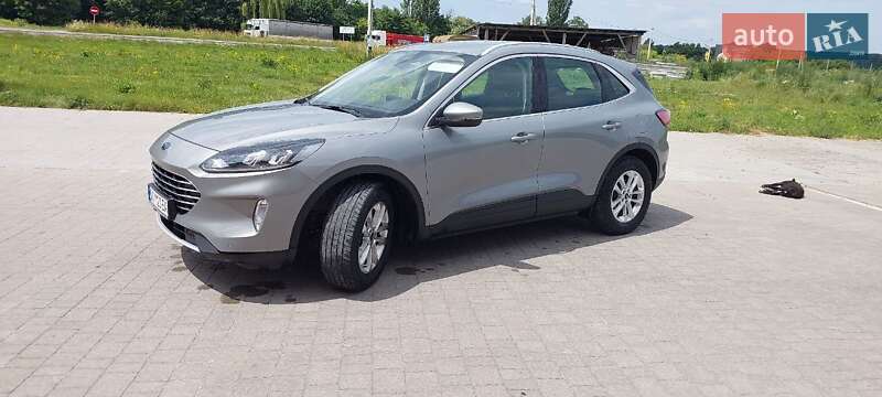 Внедорожник / Кроссовер Ford Kuga 2020 в Чорткове