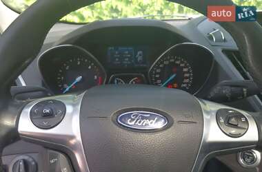 Позашляховик / Кросовер Ford Kuga 2014 в 