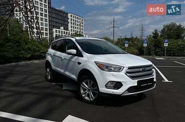 Внедорожник / Кроссовер Ford Kuga 2017 в Львове