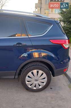 Внедорожник / Кроссовер Ford Kuga 2014 в 