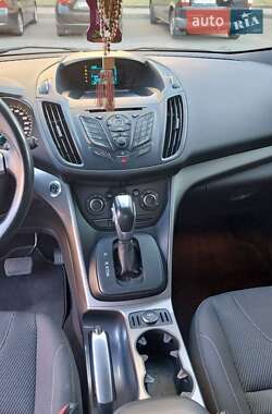 Внедорожник / Кроссовер Ford Kuga 2014 в 