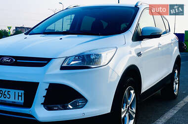 Внедорожник / Кроссовер Ford Kuga 2015 в 