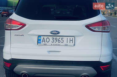 Внедорожник / Кроссовер Ford Kuga 2015 в 