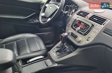 Внедорожник / Кроссовер Ford Kuga 2011 в 