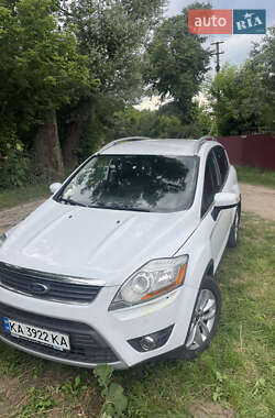 Внедорожник / Кроссовер Ford Kuga 2012 в 