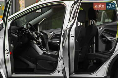 Внедорожник / Кроссовер Ford Kuga 2014 в 