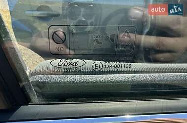Внедорожник / Кроссовер Ford Kuga 2012 в 