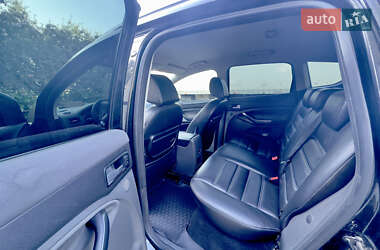 Внедорожник / Кроссовер Ford Kuga 2012 в 