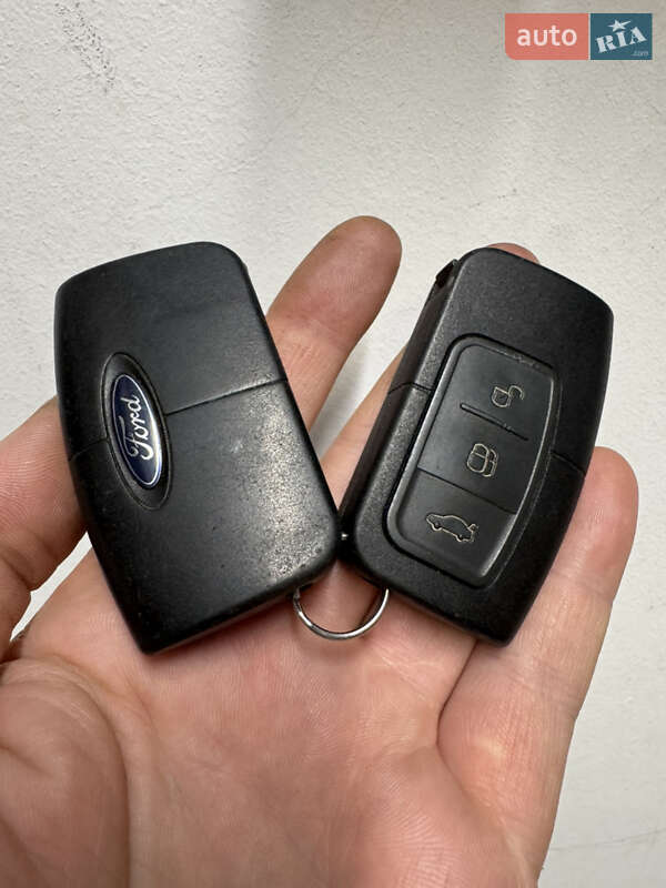 Внедорожник / Кроссовер Ford Kuga 2010 в Надворной