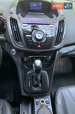 Внедорожник / Кроссовер Ford Kuga 2013 в 