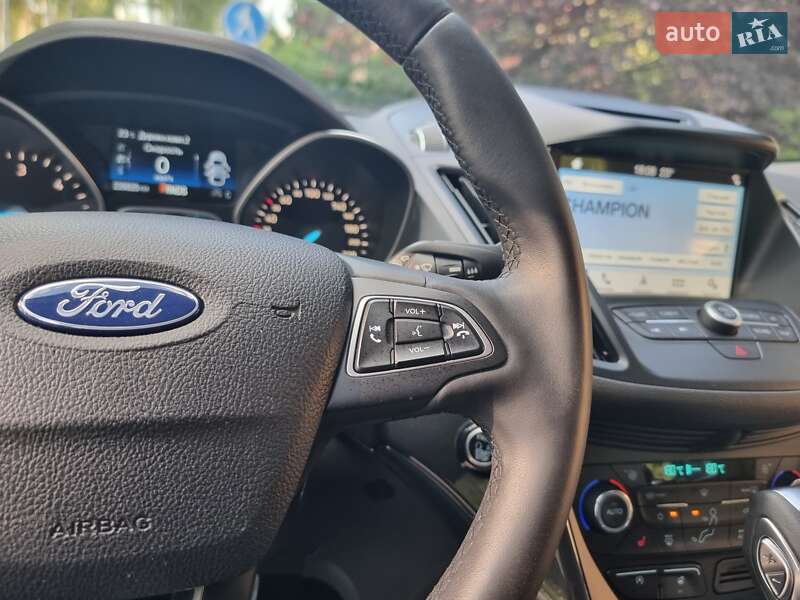Позашляховик / Кросовер Ford Kuga 2019 в Києві