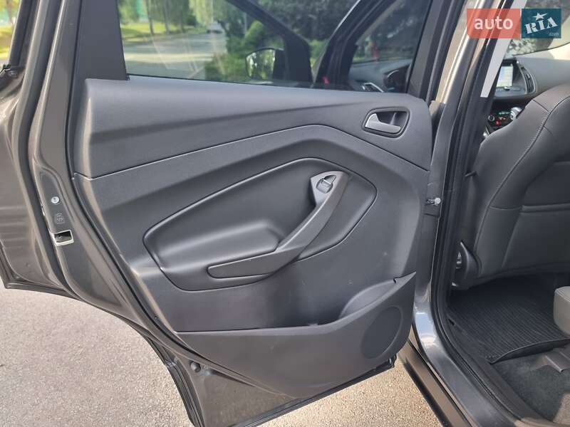 Позашляховик / Кросовер Ford Kuga 2019 в Києві