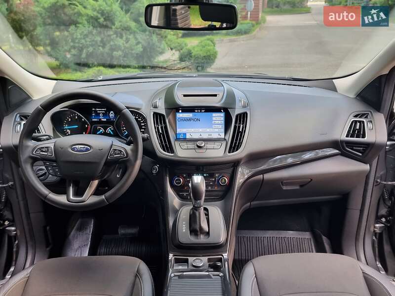Позашляховик / Кросовер Ford Kuga 2019 в Києві