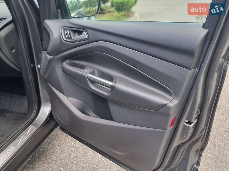 Позашляховик / Кросовер Ford Kuga 2019 в Києві