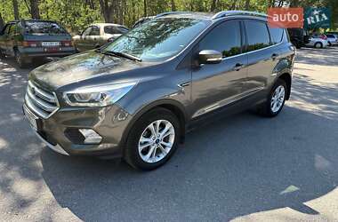Внедорожник / Кроссовер Ford Kuga 2019 в 