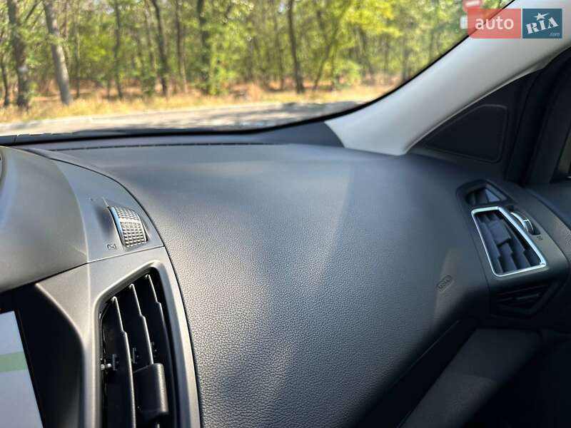 Внедорожник / Кроссовер Ford Kuga 2019 в Запорожье фото 31 Внедорожник / Кроссовер Ford Kuga 2019 в Запорожье