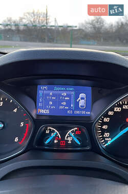 Внедорожник / Кроссовер Ford Kuga 2013 в 
