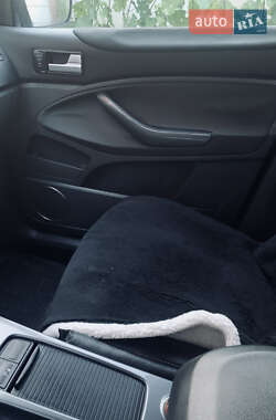 Внедорожник / Кроссовер Ford Kuga 2009 в 