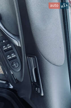 Внедорожник / Кроссовер Ford Kuga 2009 в 