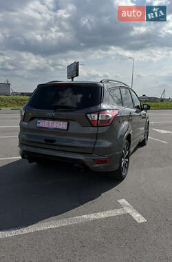 Внедорожник / Кроссовер Ford Kuga 2019 в 