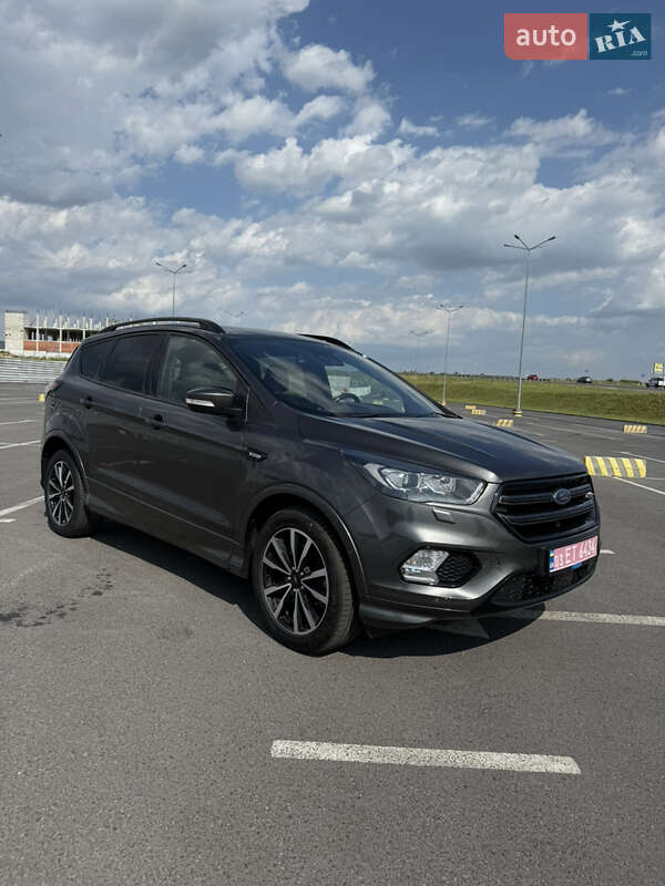 Внедорожник / Кроссовер Ford Kuga 2019 в 