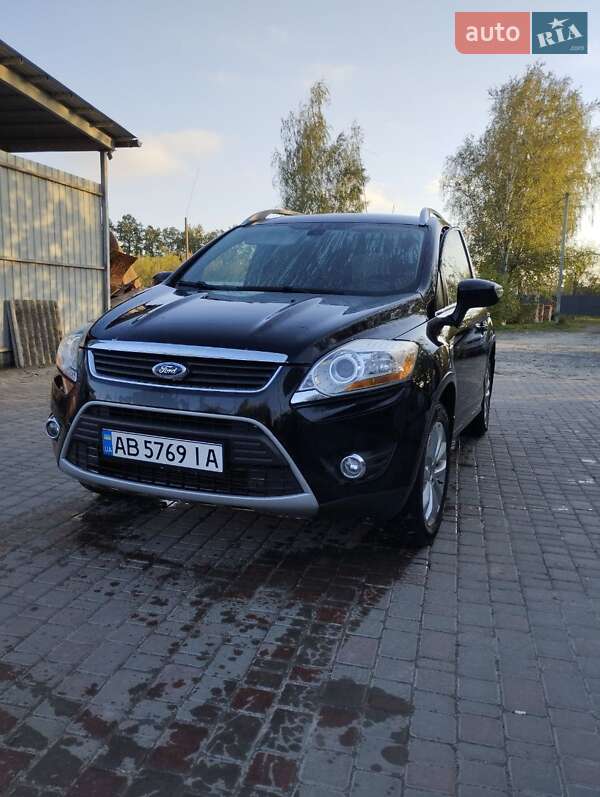 Внедорожник / Кроссовер Ford Kuga 2012 в 