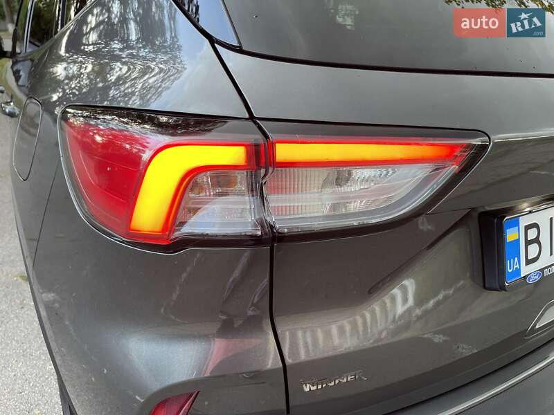 Позашляховик / Кросовер Ford Kuga 2021 в Києві