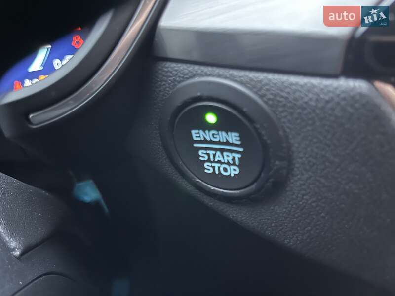Позашляховик / Кросовер Ford Kuga 2021 в Києві