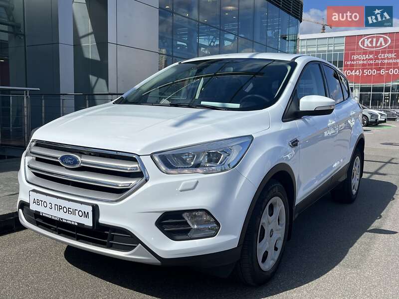 Позашляховик / Кросовер Ford Kuga 2018 в Києві